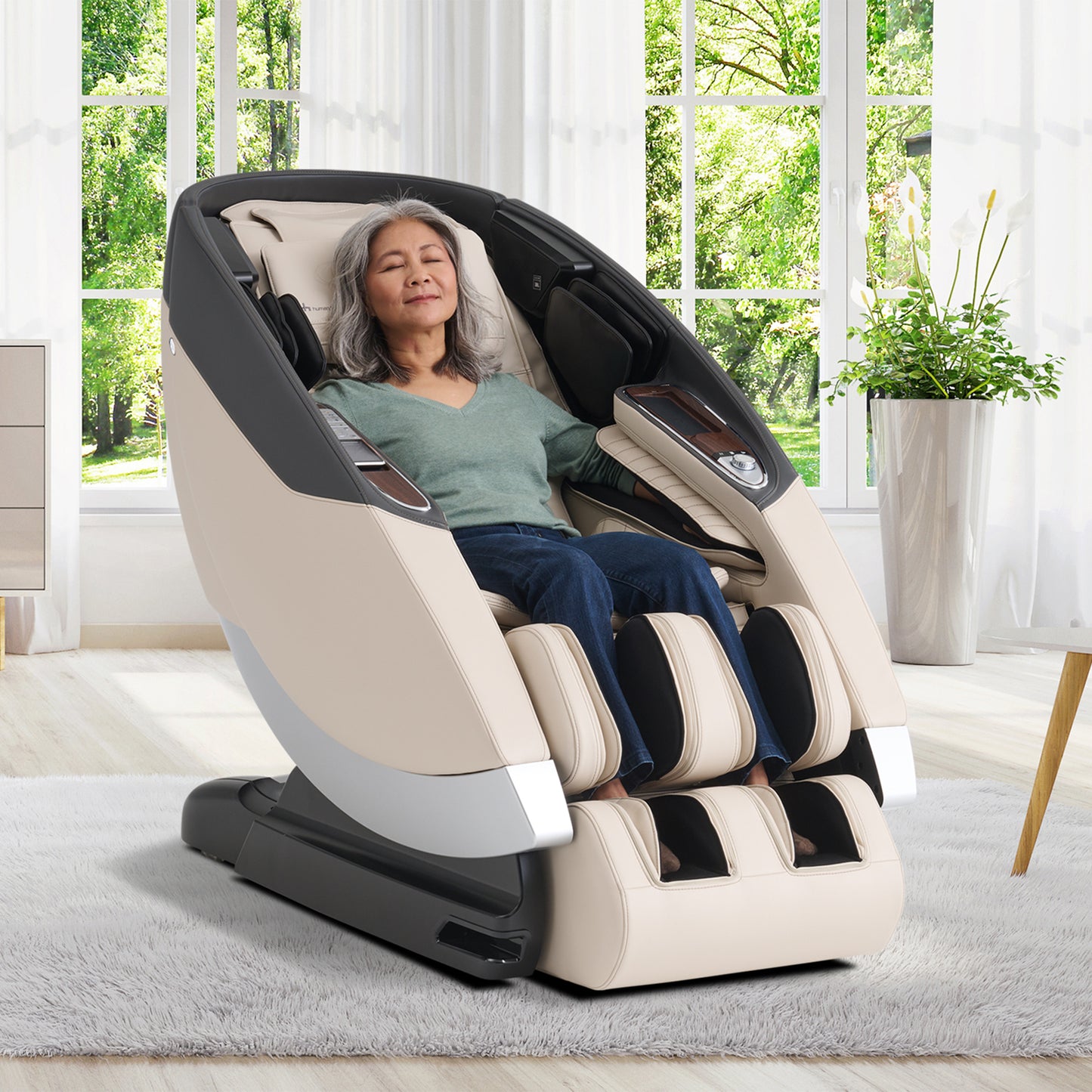 SuperNovo 2.0 Massage Chair by Human Touch